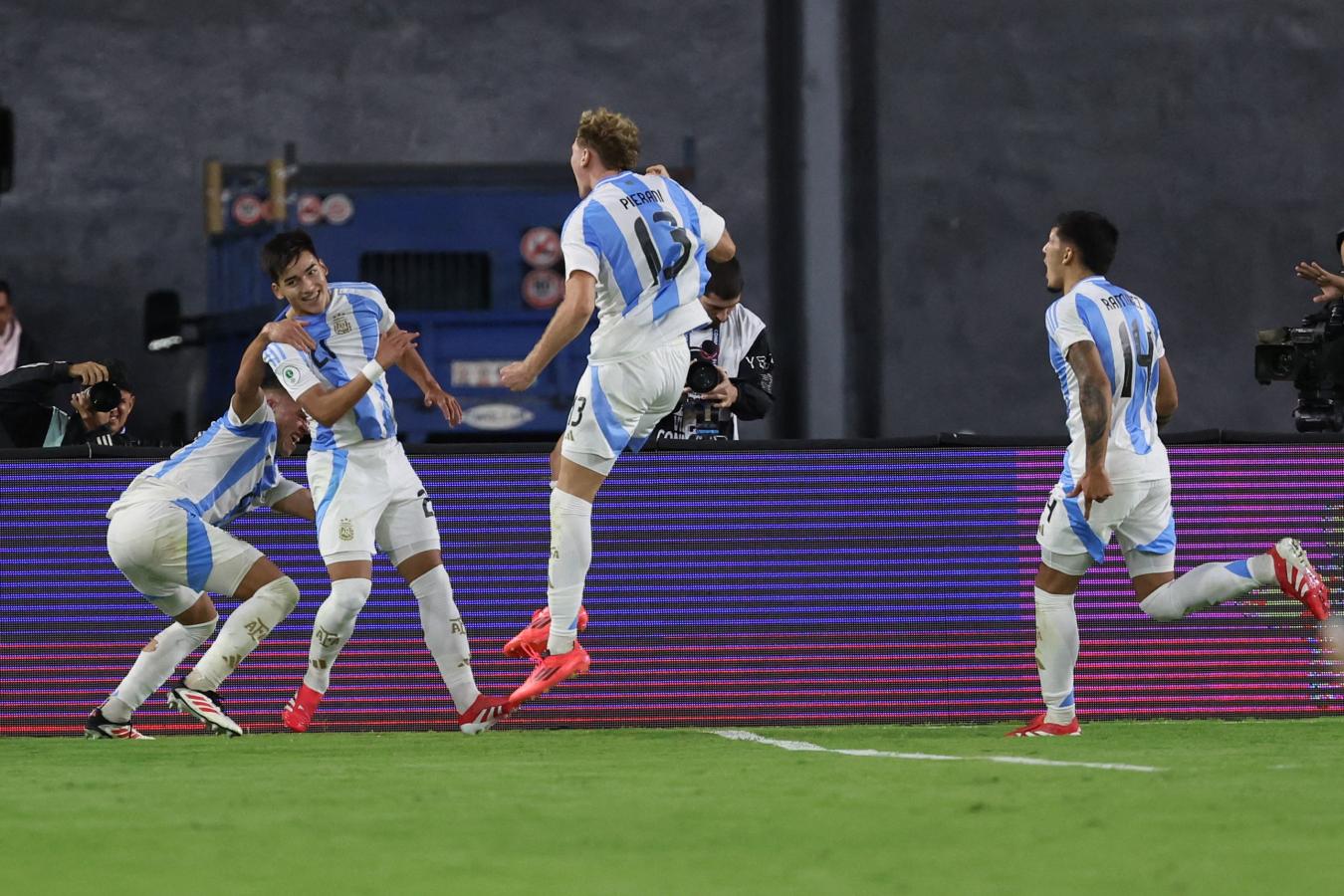 Argentina ganó en la agonía, se clasificó al Mundial Sub 20 y definirá el título con Brasil
