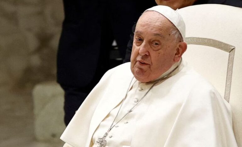 El papa Francisco no asistirá a los actos previstos el próximo fin de semana y sigue internado por una infección respiratoria
