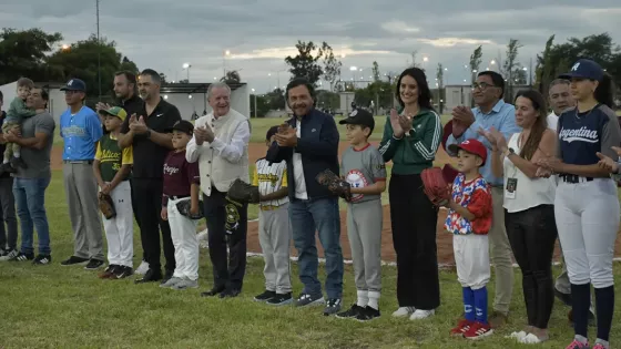 Inauguraron la nueva cancha de Béisbol y Sóftbol en el Parque Bicentenario