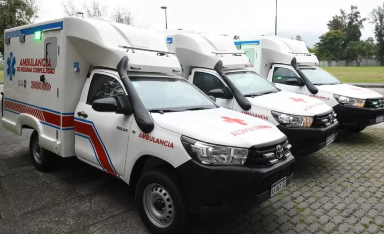 El Gobernador entregó nuevas ambulancias y ya suman 106 durante la gestión