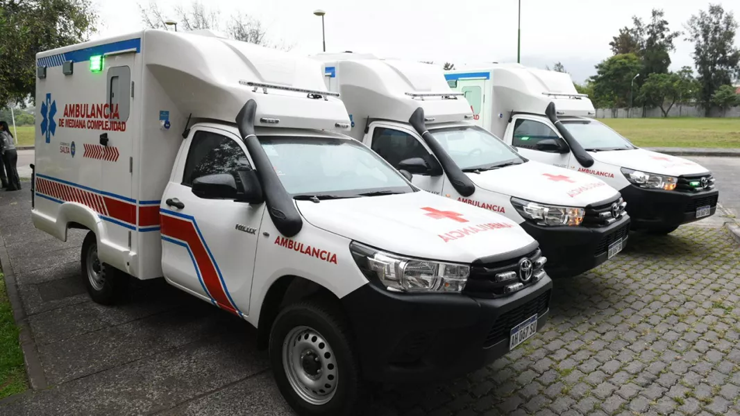 El Gobernador entregó nuevas ambulancias y ya suman 106 durante la gestión