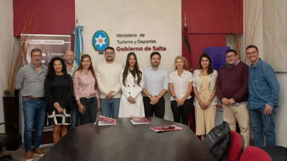 La Secretaría de Turismo de Salta y Naranja X firman convenio para promover el desarrollo turístico.