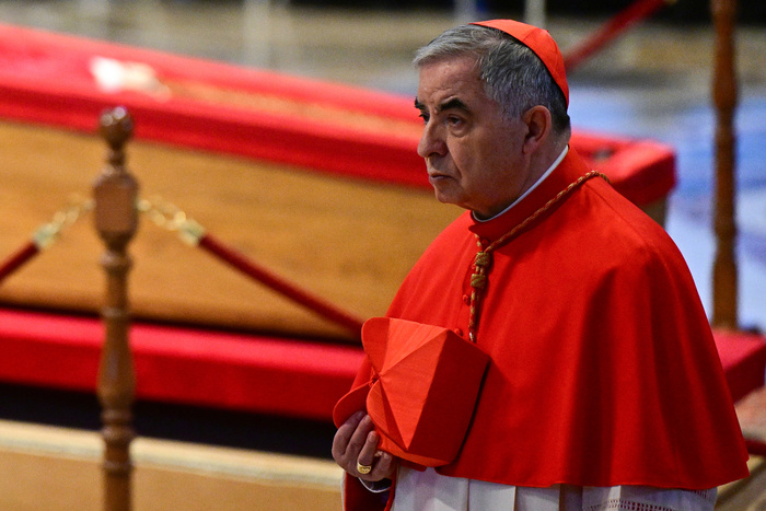 El cardenal suspendido por Francisco renunció a participar en el cónclave
