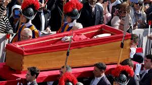 El cortejo fúnebre del papa Francisco recorrerá un trayecto de 6 km por el corazón de Roma este sábado e irá en un coche abierto para poder ver el féretro