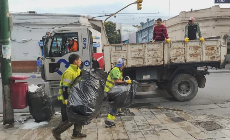 Multan a comerciantes por sacar la basura el día del paro nacional