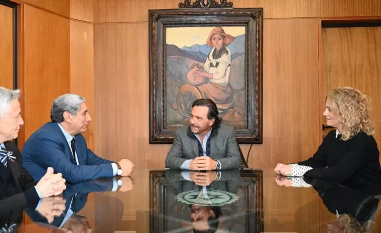 El gobernador Sáenz se reunió con las nuevas autoridades de la UNSa y ratificó el compromiso de cooperación