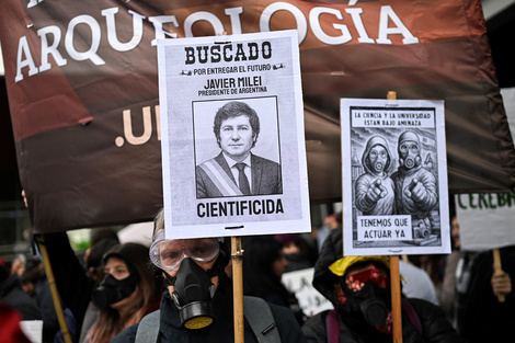 Ataque el CONICET: despidos, desfinanciamiento y resistencias