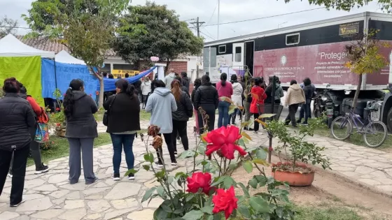 El móvil oncológico realiza mamografías y PAP en General Güemes