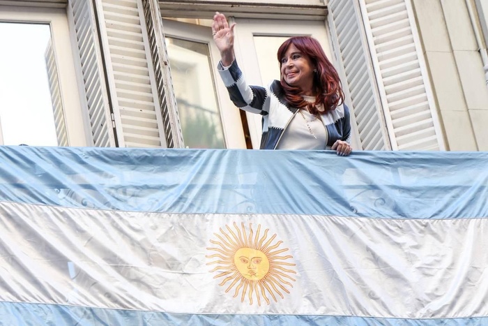 Los abogados de Cristina Kirchner pidieron la prisión domiciliaria