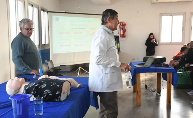 El curso gratuito de RCP y Primeros Auxilios llega al CIC de Asunción