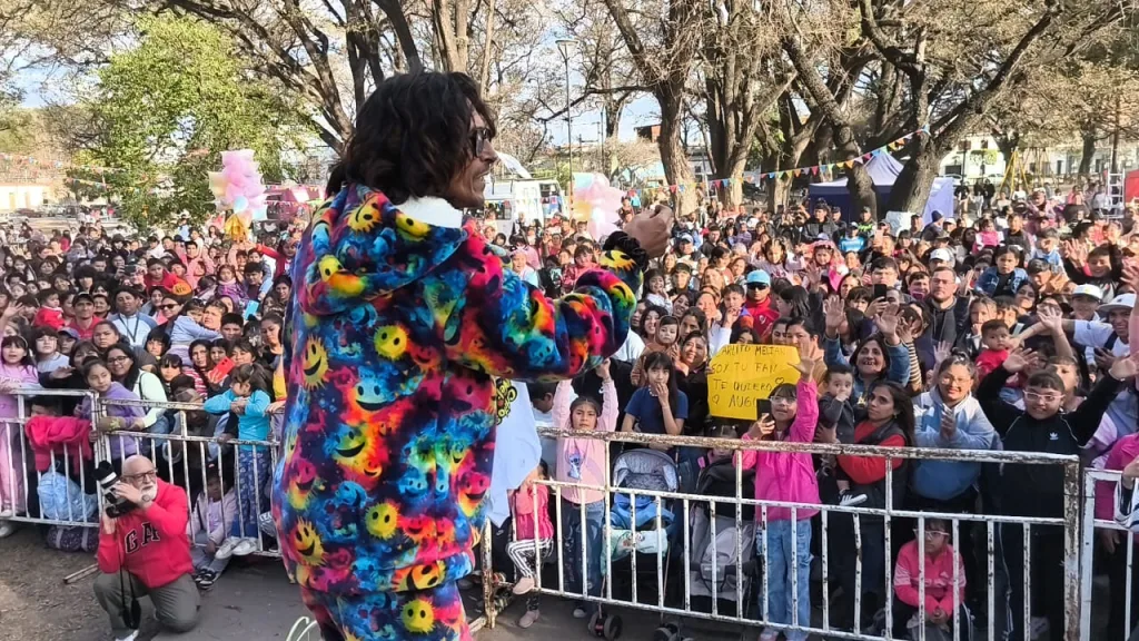 Vecinos y turistas disfrutaron de un gran cierre de vacaciones en el parque San Martín 