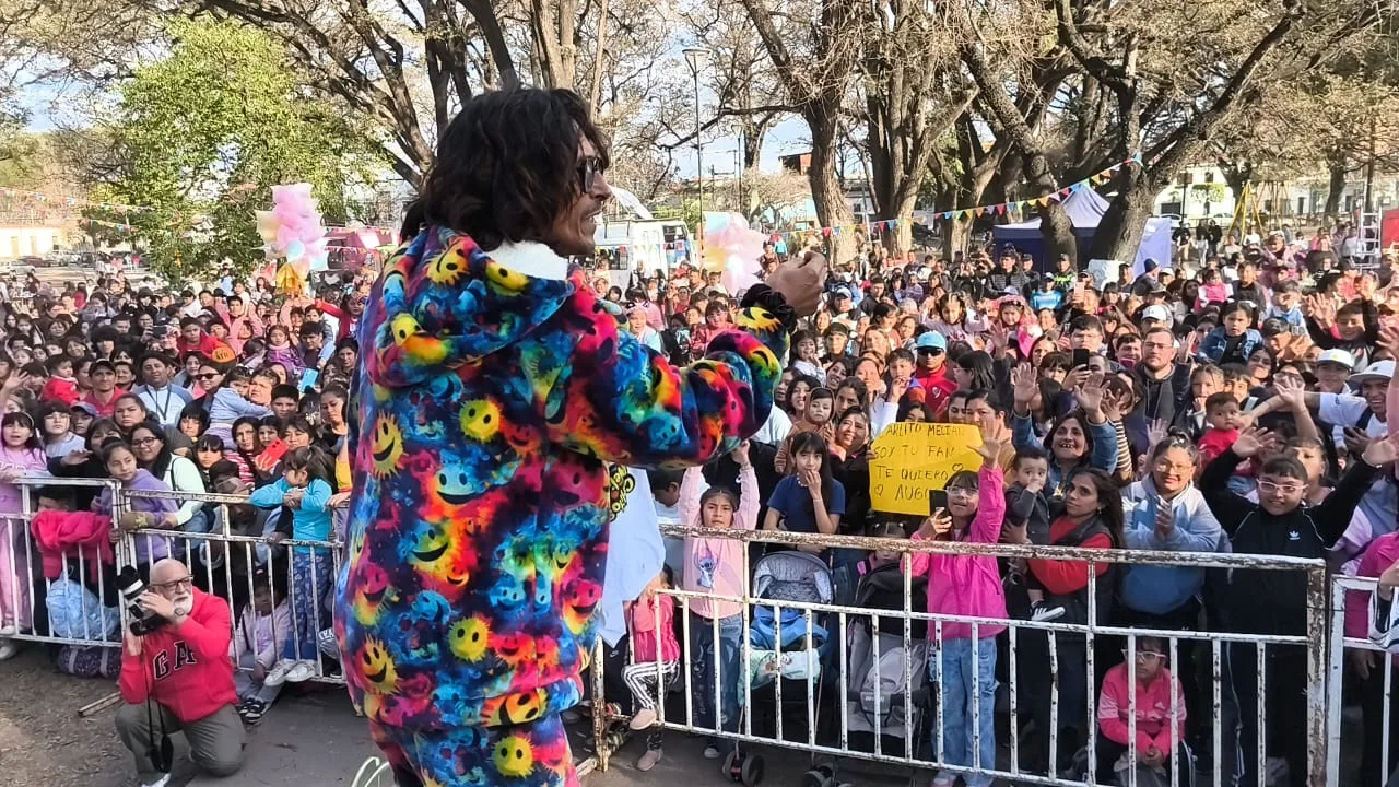 Vecinos y turistas disfrutaron de un gran cierre de vacaciones en el parque San Martín 