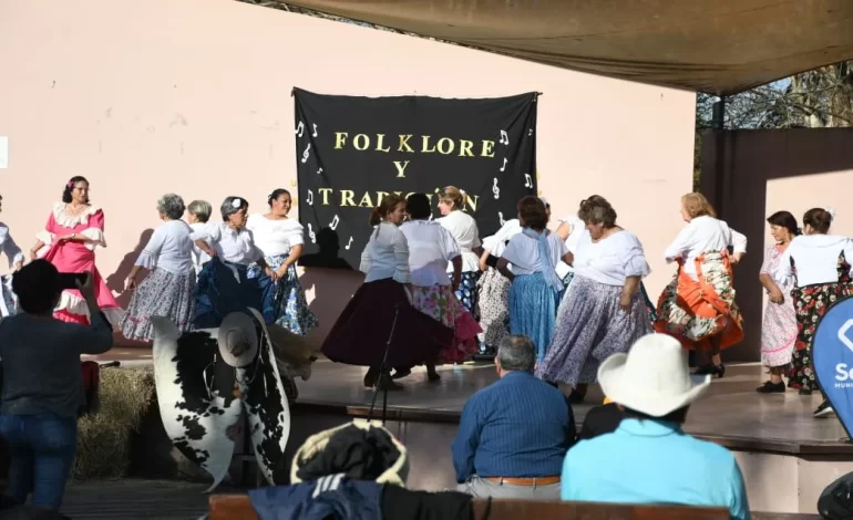 Más de 700 turistas y salteños vivieron la jornada “Folclore y Tradición”