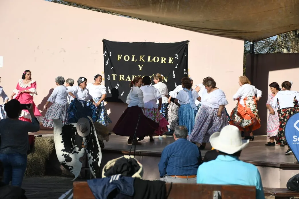 Más de 700 turistas y salteños vivieron la jornada “Folclore y Tradición”