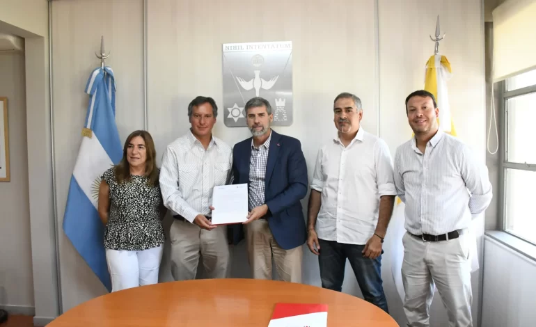 El municipio y la UCASAL trabajan juntos para una carrera comprometida con el ambiente 