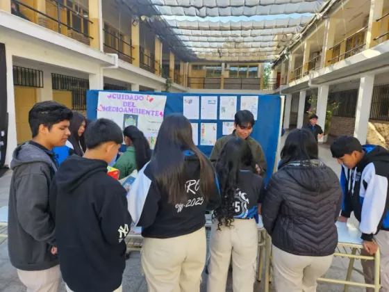 Estudiantes secundarios salteños celebran el Día del Estudiante Solidario