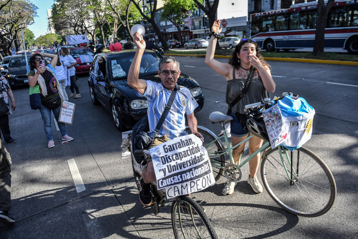 La comunidad del Garrahan se movilizó hasta la quinta presidencial 
