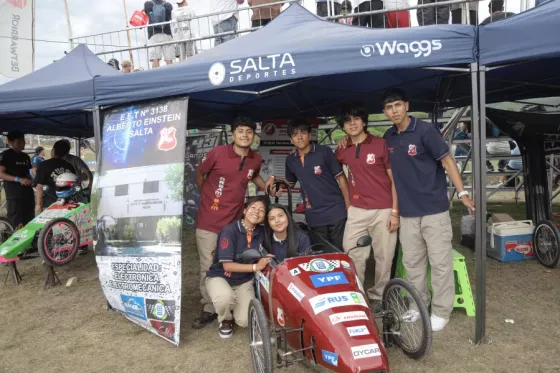 Escuelas técnicas exhiben sus proyectos en el Autódromo en el marco del TC2000