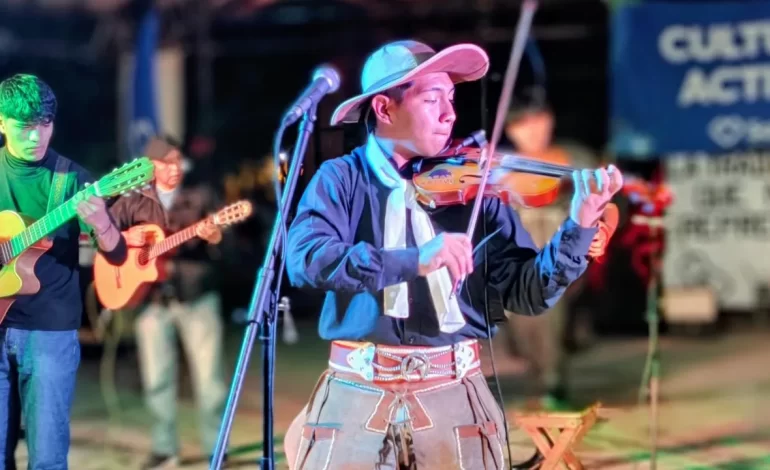 “Guitarreada Activa” celebró el Día de la Tradición a puro folclore