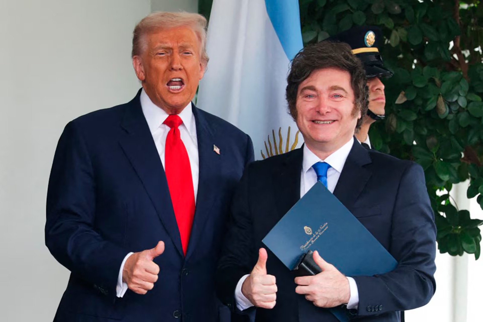 La jugada de Scott Bessent con dólares y pesos que dejó una buena ganancia para EEUU a través del swap