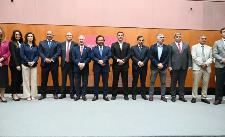 ”Salteños, tengan la certeza que Salta es y será la perla del norte argentino”, afirmó Sáenz en la asunción del nuevo gabinete