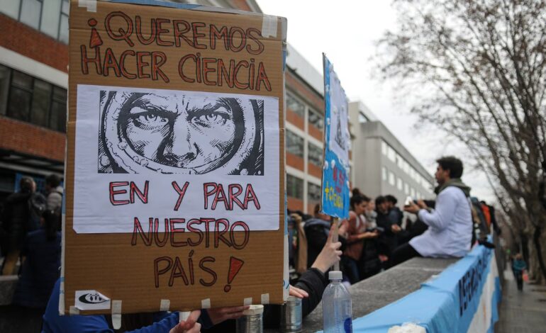 Lo que deparará el 2026: entre la motosierra del gobierno y la resistencia en la calle