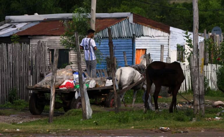 Según la UCA, la pobreza cayó al 36,3% en el tercer trimestre y se ubica en el nivel más bajo desde 2018