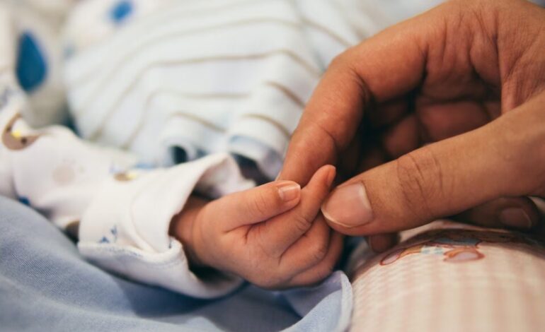 Murieron 7 niños en lo que va del 2025 por tos convulsa: médicos piden completar los esquemas de vacunación