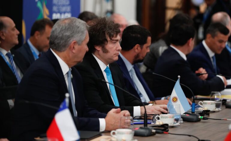 Milei apoyó a Estados Unidos contra Venezuela en la Cumbre del Mercosur