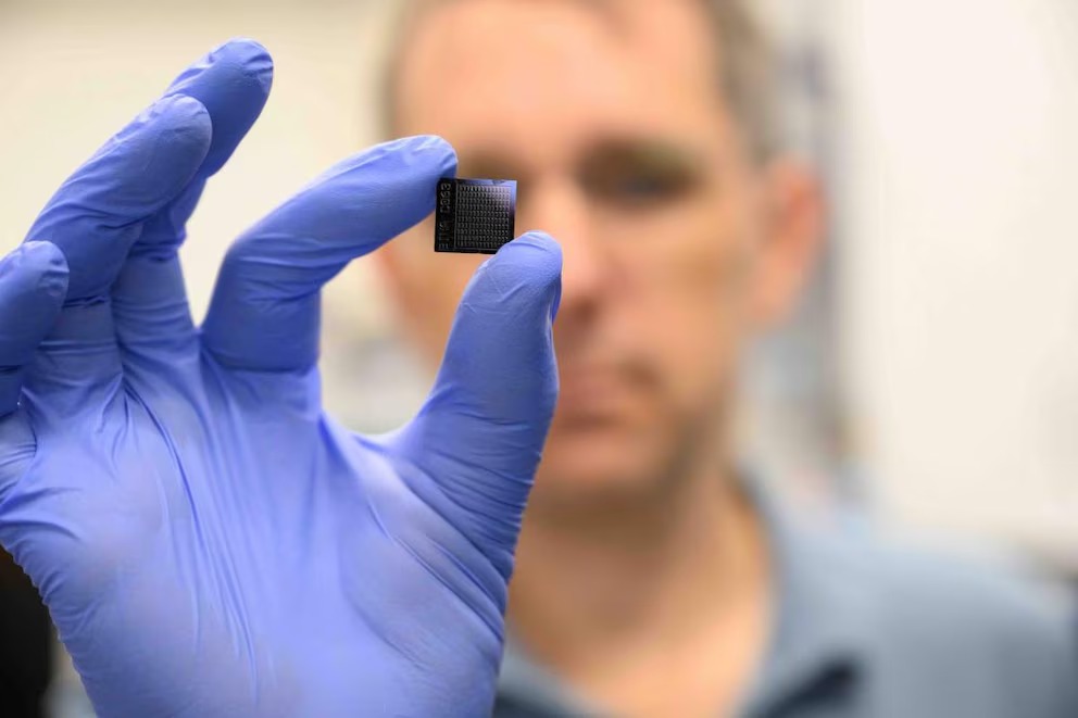 Crean un biochip programable que puede transformar la manera en que la ciencia responda a futuras pandemias