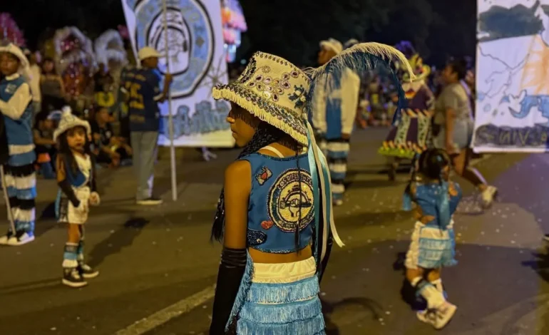 Las noches de carnaval continúan en Castañares con el Corso Infanto-Juvenil