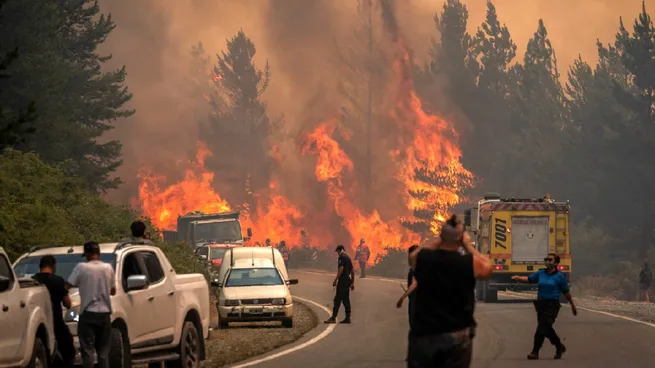 Incendios en Chubut: por el avance del fuego, cortaron la Ruta Provincial 71 a la altura de Cholila