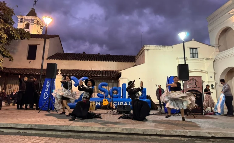 Con entrada libre y gratuita, vuelve ‘Salta Ciudad de las Peñas’ a la plazoleta IV Siglos 