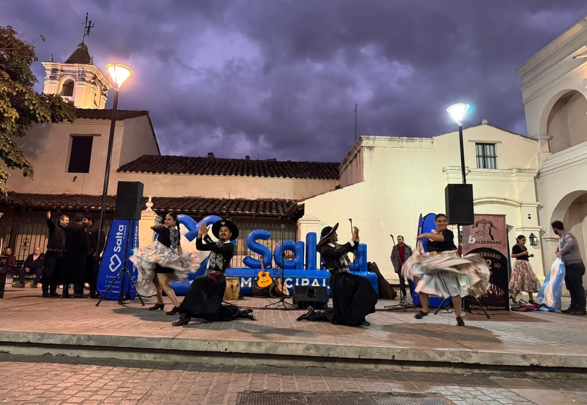 Con entrada libre y gratuita, vuelve ‘Salta Ciudad de las Peñas’ a la plazoleta IV Siglos 