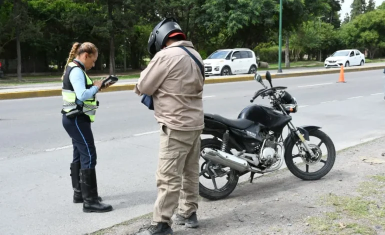 Refuerzan los controles para que motociclistas no circulen por ciclovías