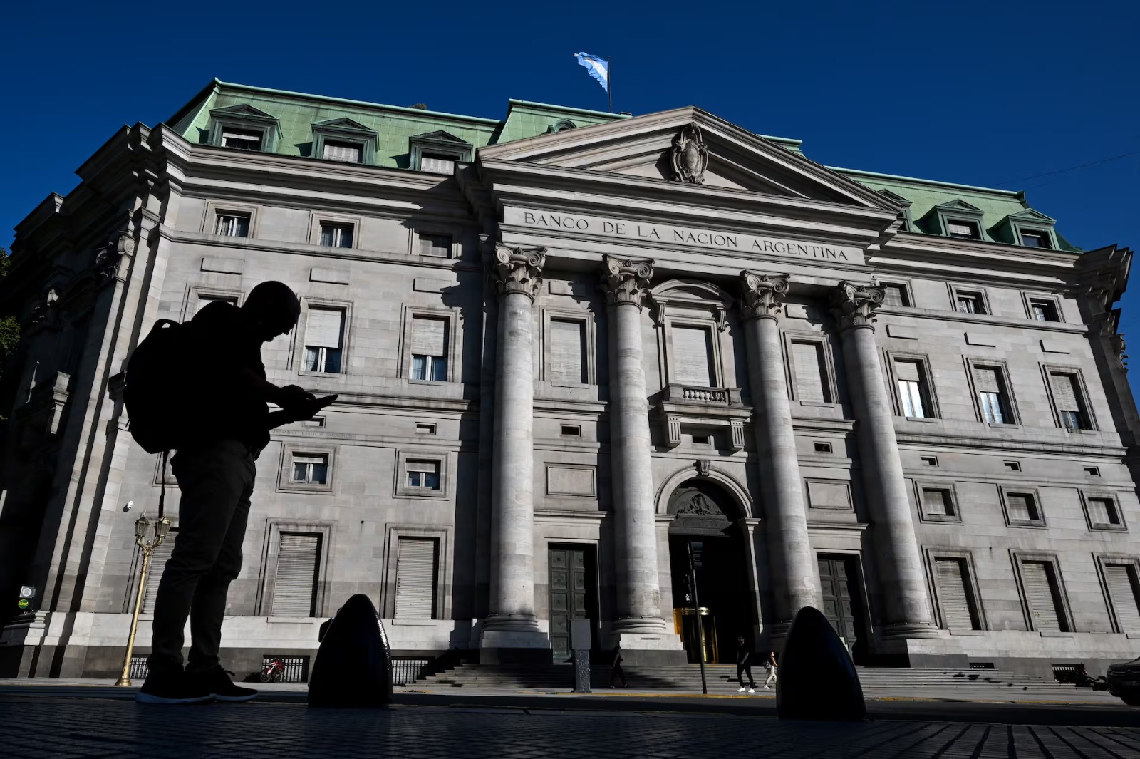 Por equivocación, Banco Nación depositó hasta 700 mil pesos y más de 300 dólares en cuentas sueldo