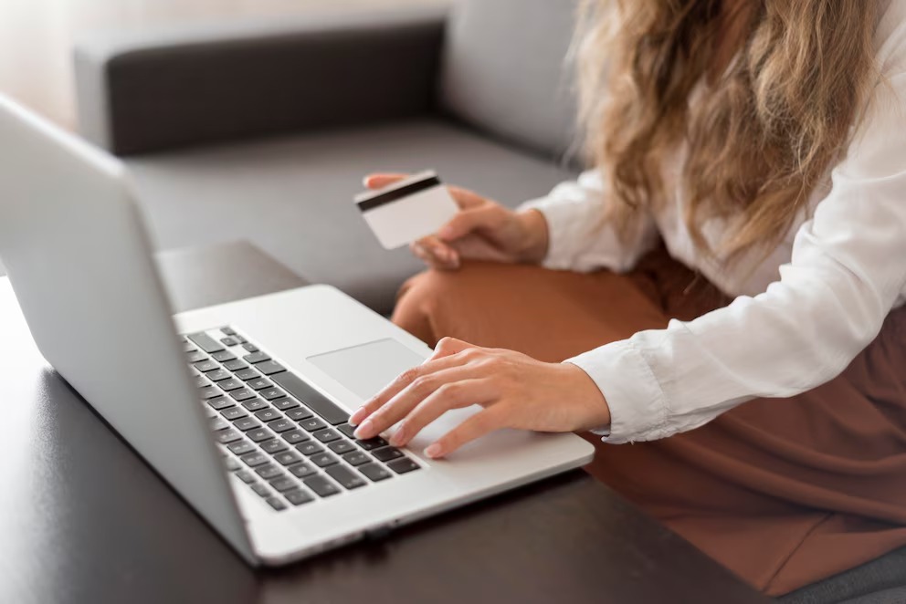 Consumos en el exterior: cómo hacer que ARCA te devuelva dinero por compras afuera del país