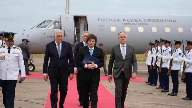 Javier Milei aterrizó en Paraguay para la firma del acuerdo entre el Mercosur y la Unión Europea