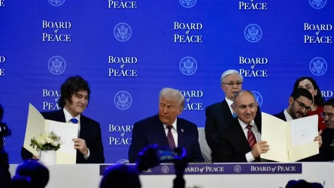Javier Milei firmó la integración de la Argentina al Consejo de Paz de Donald Trump