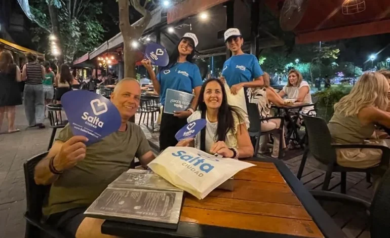 El norte se tiñó de azul: gran caravana de promoción turística de la ciudad de Salta
