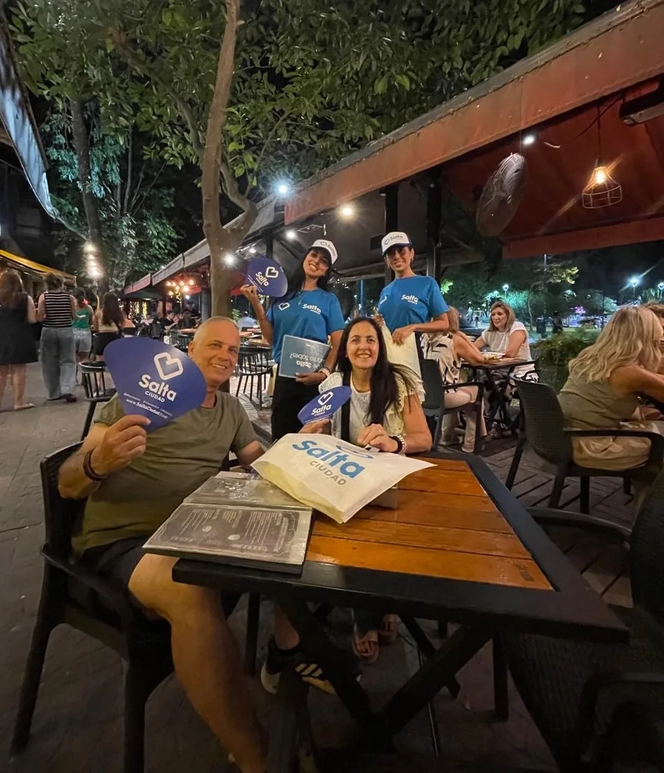 El norte se tiñó de azul: gran caravana de promoción turística de la ciudad de Salta