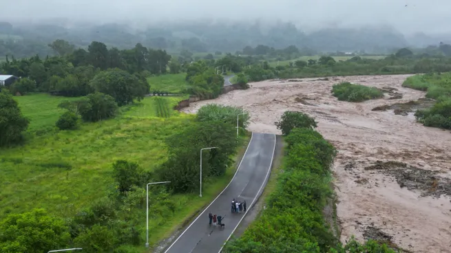 Las intensas lluvias afectaron rutas importantes en Tucumán, Catamarca, Jujuy y Salta