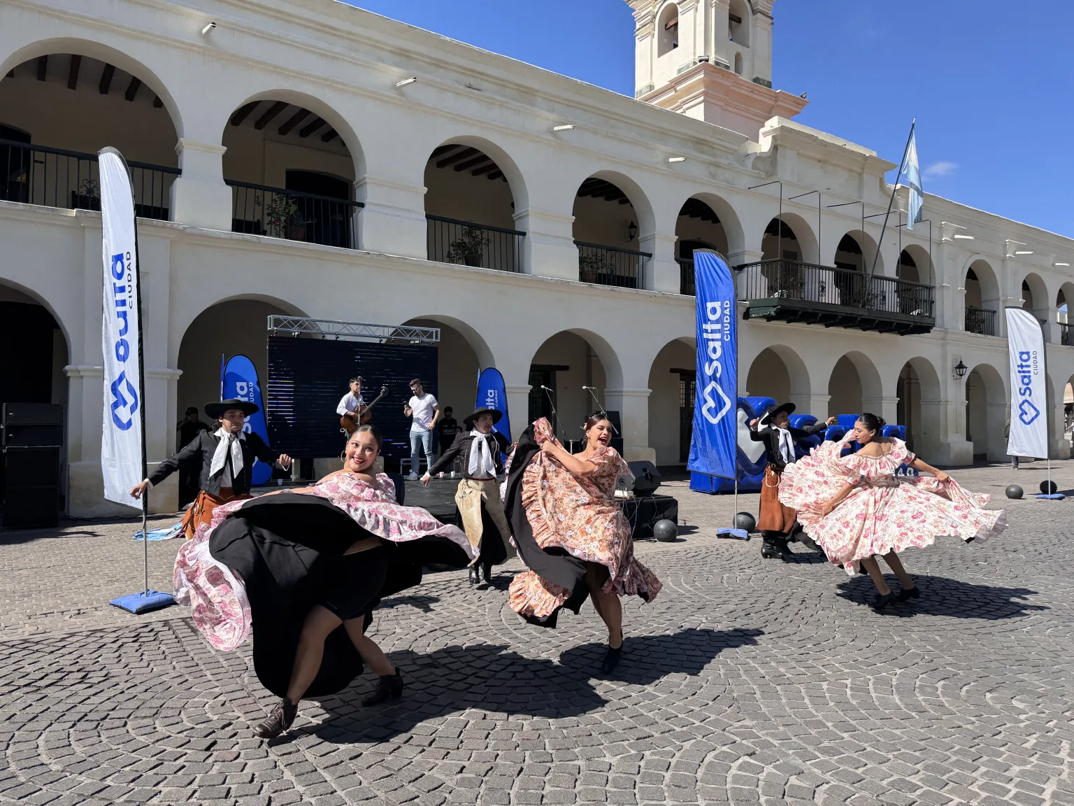 Salta dio la bienvenida al verano con una gran fiesta en el corazón de la ciudad