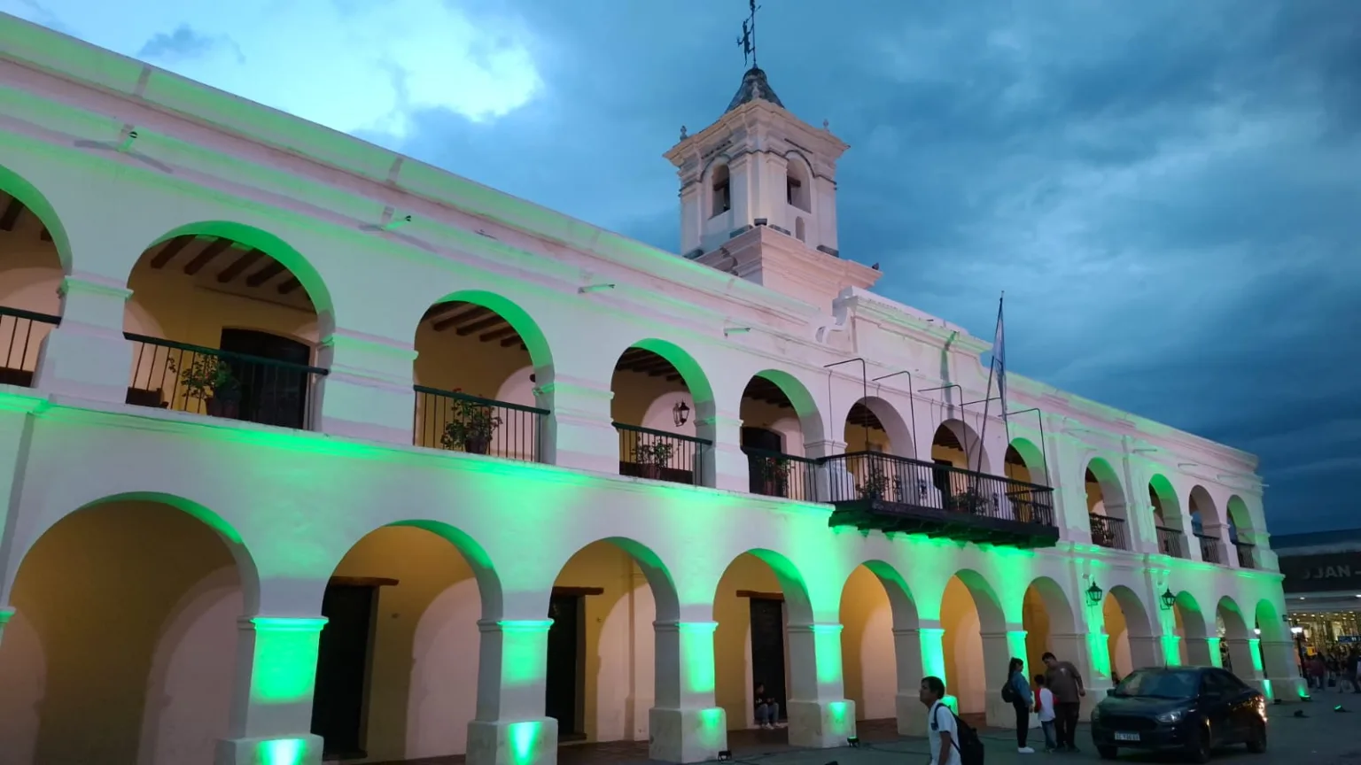 Salta iluminó el Cabildo de verde para visibilizar el Colangiocarcinoma