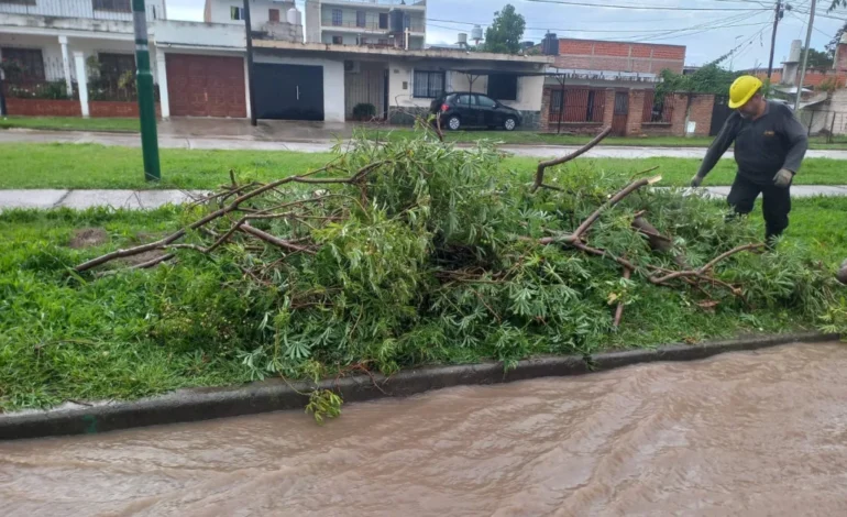 El alerta amarilla por lluvia sigue y la Municipalidad trabaja para prevenir incidentes 