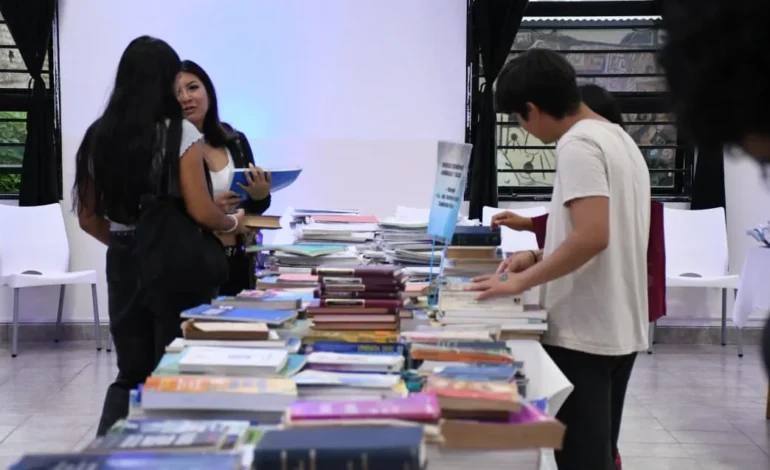 Sumate a la 2° colecta de libros y apuntes del nivel superior
