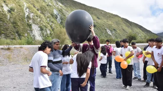 En la Quebrada del Toro estudiantes realizaron pruebas para el lanzamiento de un globo estratosférico