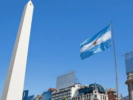 Menos alegría, más incertidumbre: Argentina cae en el ranking de felicidad
