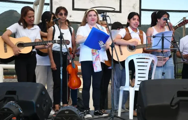 Con música y danzas, Limache rinde homenaje a los héroes de Malvinas