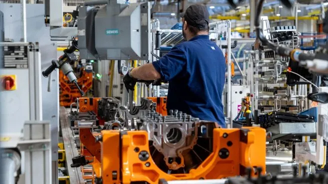 La producción de autos no pudo sostener el repunte en abril y se desplomó 18,6% en el primer cuatrimestre